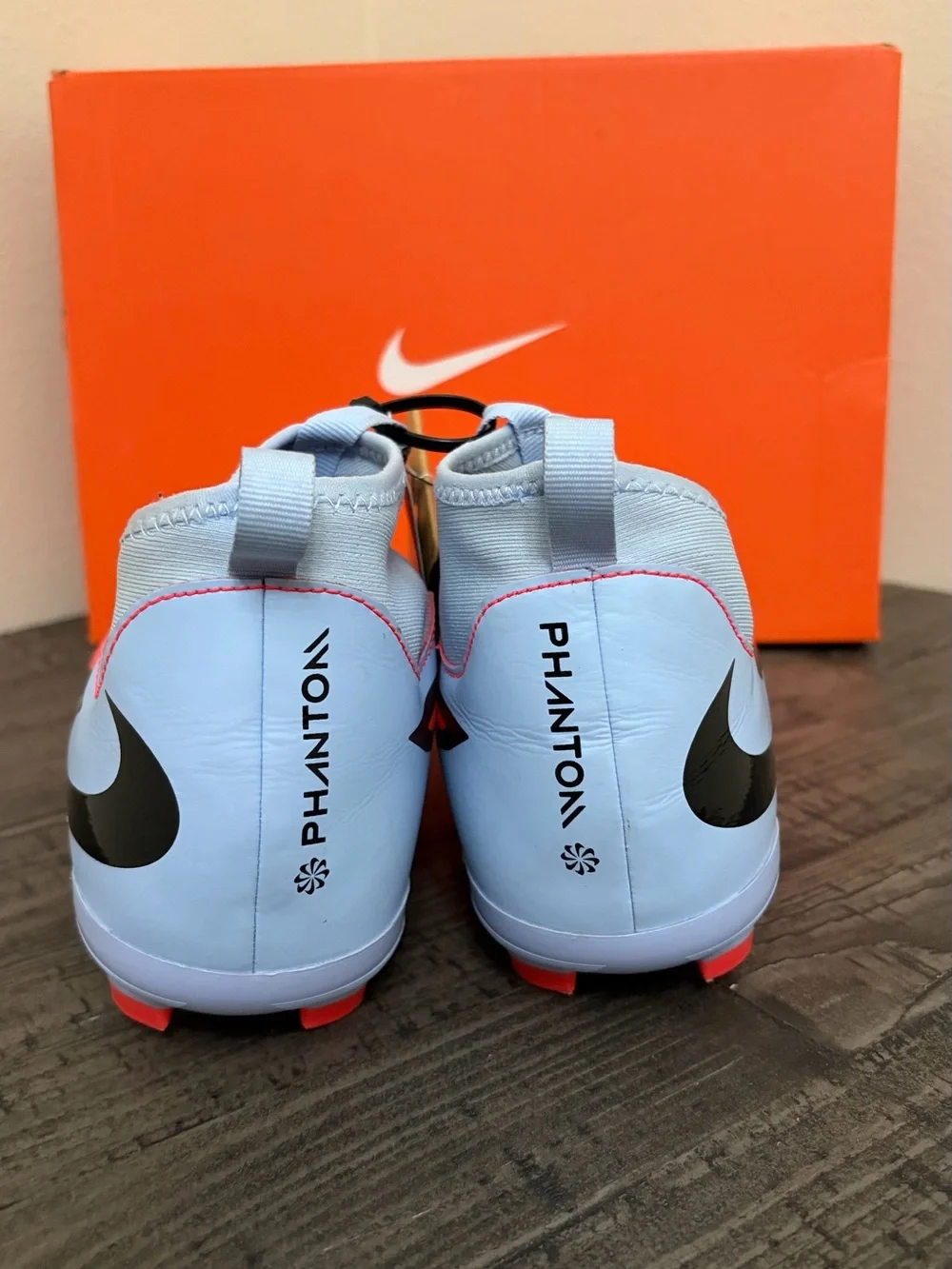 🚨BRAND NEW Nike Kids Soccer Cleats🚨